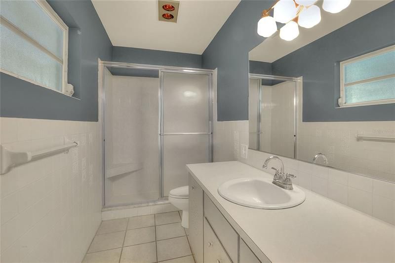 最近售出: $450,000 (3 贝兹, 2 浴室, 1956 平方英尺)