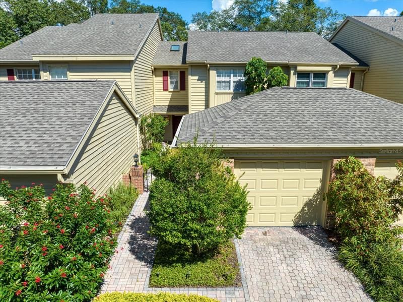 Private entry-Exceptional Belleair community