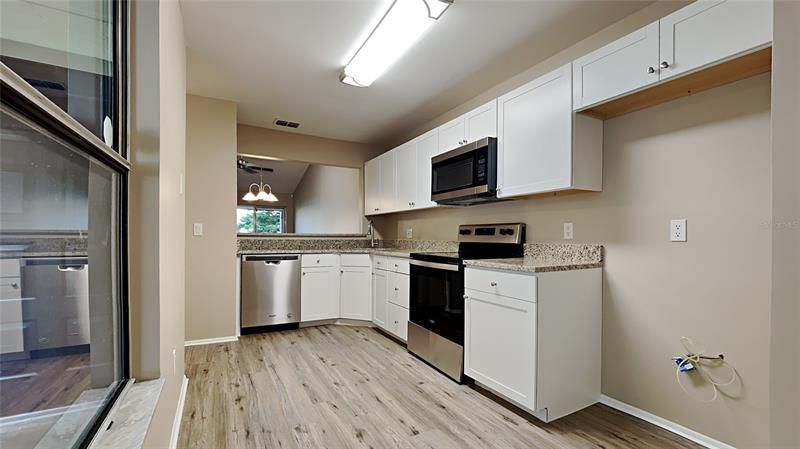 Recently Sold: $229,900 (2 beds, 1 baths, 838 Square Feet)
