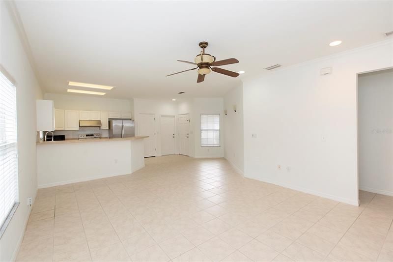 Recently Rented: $1,825 (3 beds, 2 baths, 1380 Square Feet)