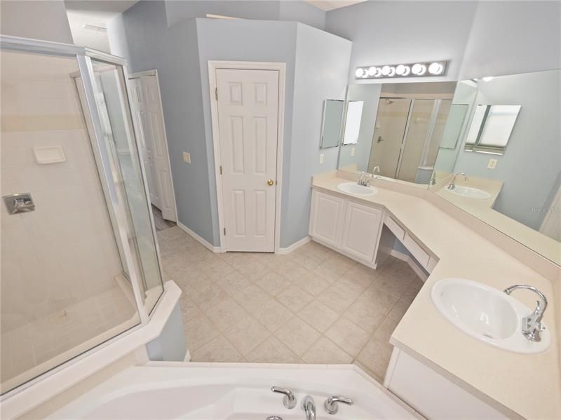 最近售出: $510,000 (3 贝兹, 2 浴室, 2042 平方英尺)