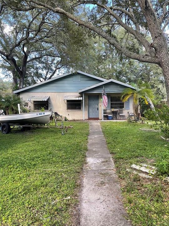 Recently Sold: $350,000 (3 beds, 2 baths, 1564 Square Feet)