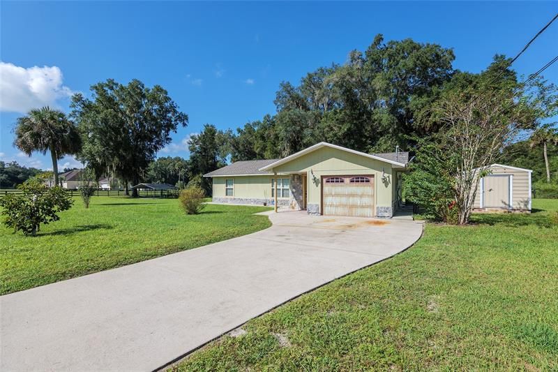 Recently Sold: $359,000 (3 beds, 2 baths, 1594 Square Feet)