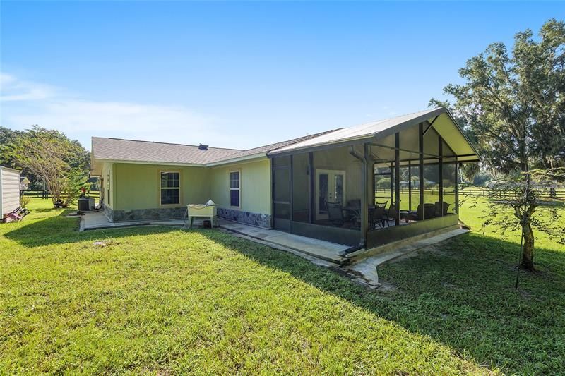 Recently Sold: $359,000 (3 beds, 2 baths, 1594 Square Feet)