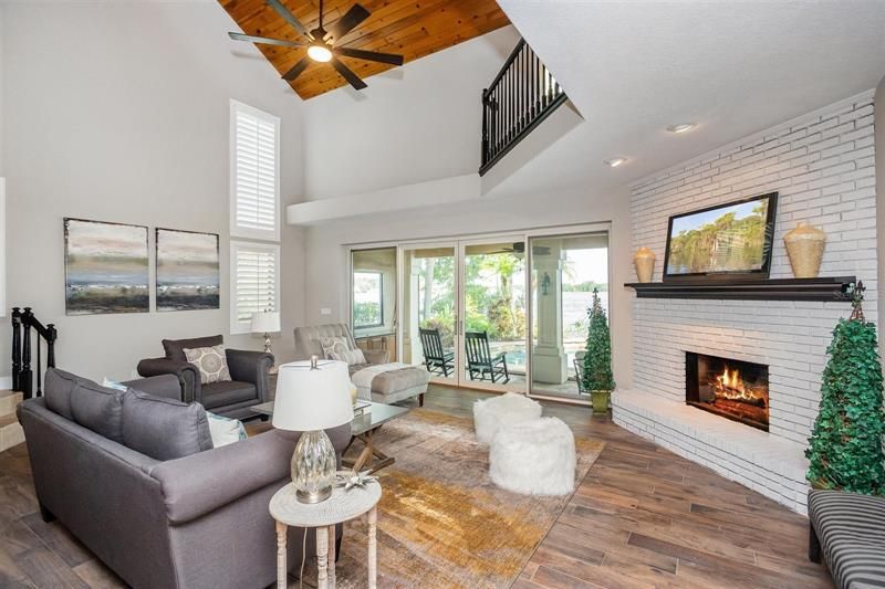 Recently Sold: $1,650,000 (4 beds, 3 baths, 3715 Square Feet)