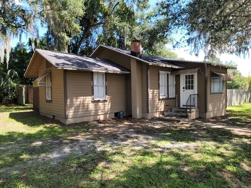 Recently Sold: $95,500 (2 beds, 1 baths, 793 Square Feet)