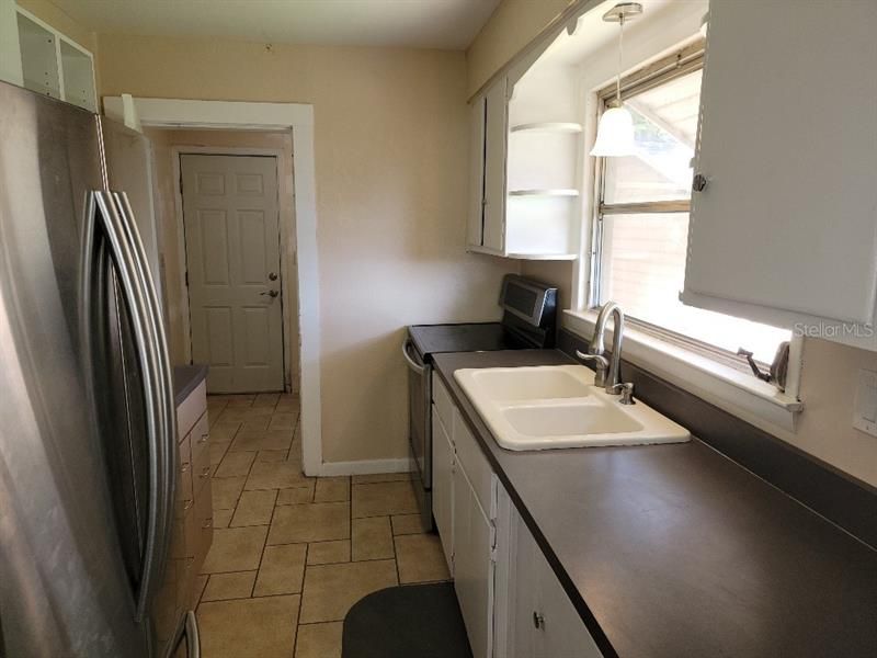 Recently Sold: $95,500 (2 beds, 1 baths, 793 Square Feet)