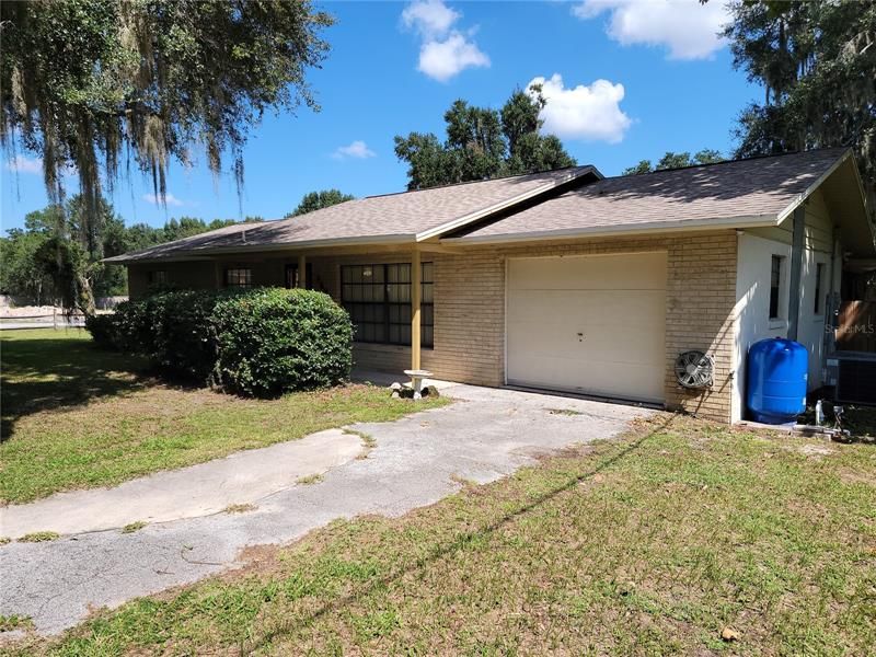Recently Sold: $237,900 (3 beds, 2 baths, 1468 Square Feet)