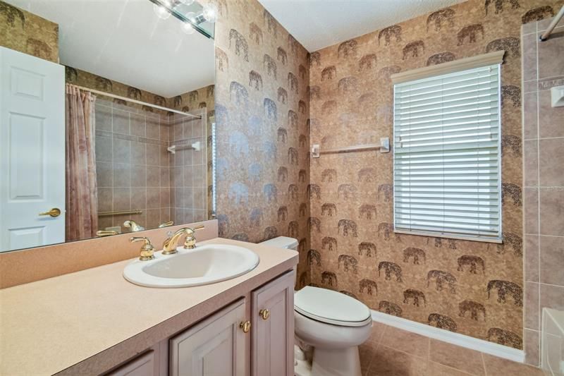 最近售出: $399,000 (3 贝兹, 2 浴室, 1882 平方英尺)