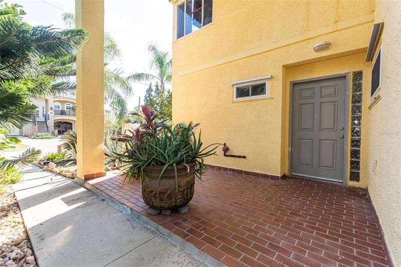 Recently Sold: $1,175,000 (4 beds, 3 baths, 3533 Square Feet)