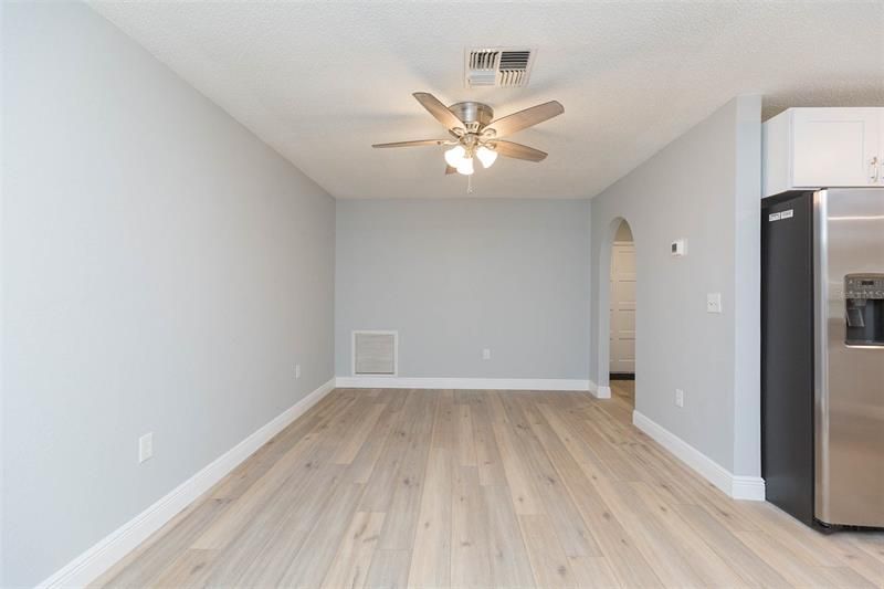 Recently Rented: $2,450 (3 beds, 2 baths, 1737 Square Feet)