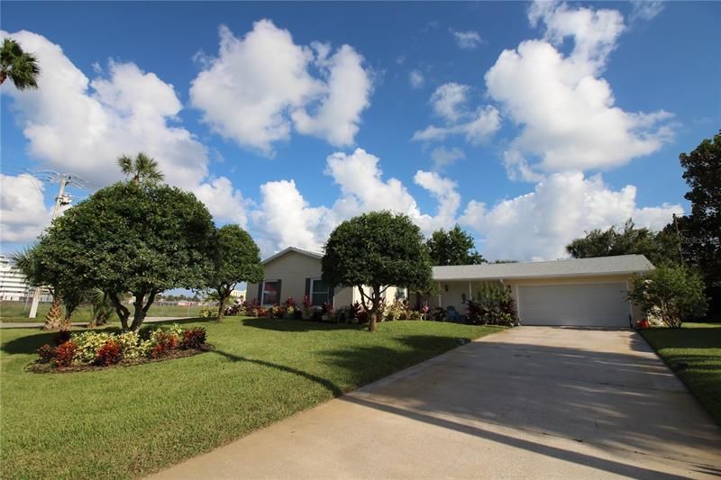 Recently Sold: $384,900 (3 beds, 2 baths, 1676 Square Feet)