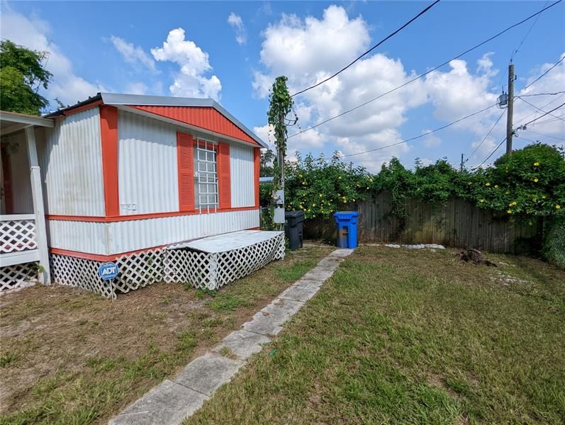 Recently Sold: $123,000 (2 beds, 1 baths, 644 Square Feet)