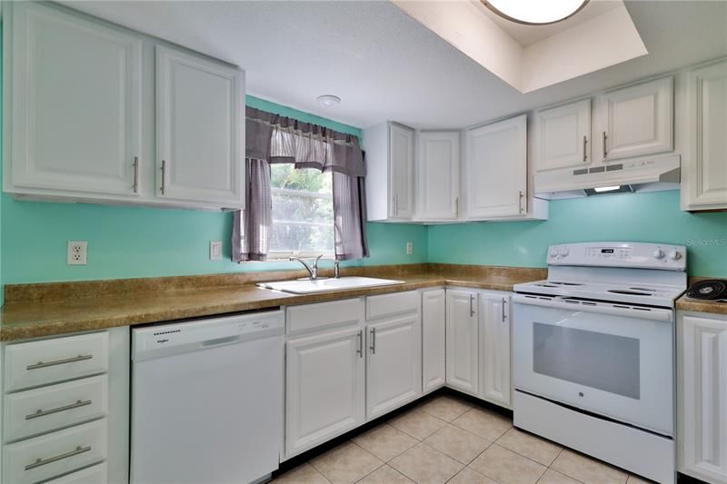 Recently Sold: $284,900 (3 beds, 2 baths, 1148 Square Feet)