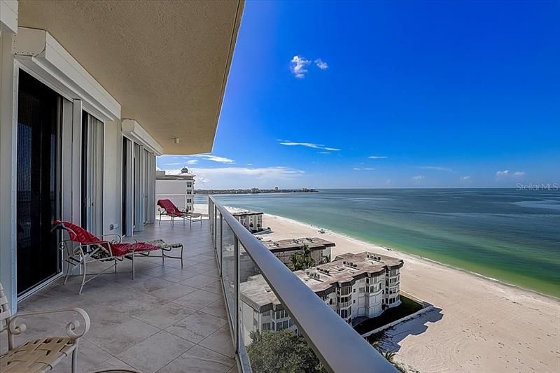 Recently Sold: $3,500,000 (3 beds, 3 baths, 2070 Square Feet)