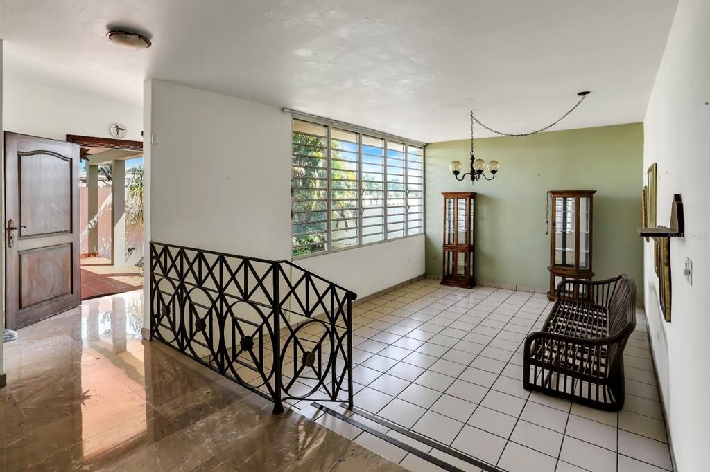 Под контрактом: $550,000 (3 спален, 3 ванн, 0 Квадратных фут)