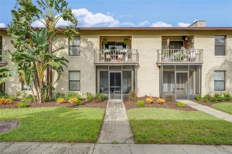 Recently Sold: $274,900 (2 beds, 2 baths, 890 Square Feet)
