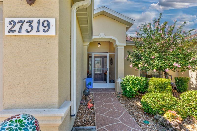 Recently Sold: $475,000 (3 beds, 2 baths, 2372 Square Feet)
