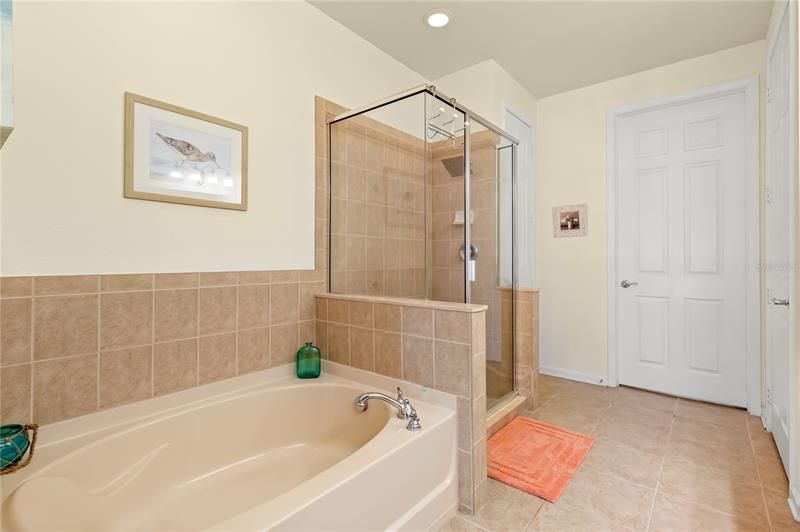 Недавно продано: $475,000 (2 спален, 2 ванн, 1730 Квадратных фут)