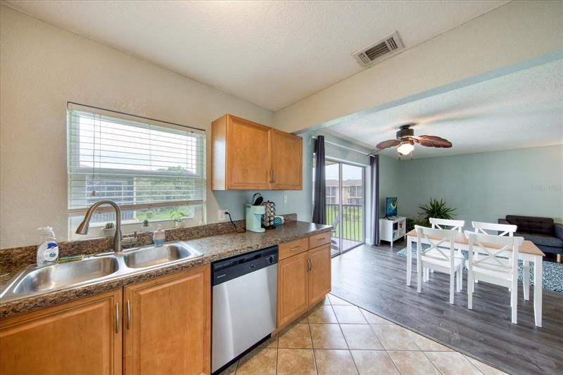 Recently Sold: $257,000 (2 beds, 2 baths, 936 Square Feet)