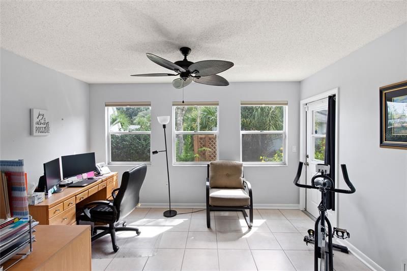 Recently Sold: $220,000 (2 beds, 2 baths, 1351 Square Feet)