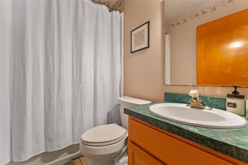 最近售出: $324,000 (3 贝兹, 2 浴室, 1350 平方英尺)