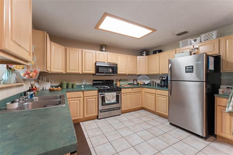 Recently Sold: $324,000 (3 beds, 2 baths, 1350 Square Feet)