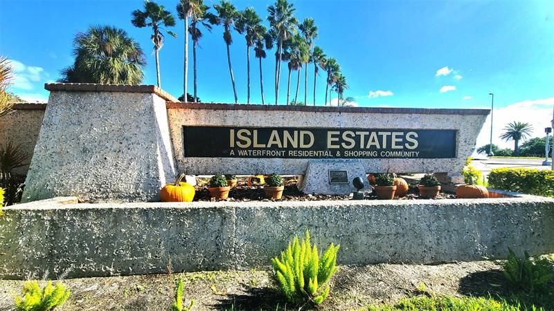 "Fall" in love with Island Estates!