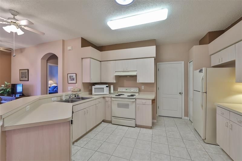 Recently Sold: $255,000 (2 beds, 2 baths, 1373 Square Feet)