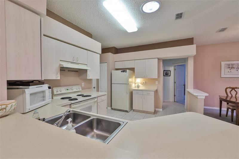 Recently Sold: $255,000 (2 beds, 2 baths, 1373 Square Feet)