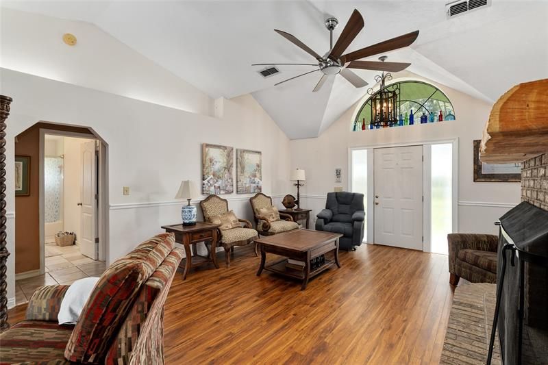 Recently Sold: $434,000 (3 beds, 2 baths, 1787 Square Feet)