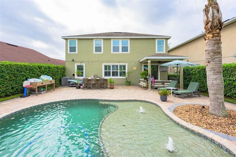 Recently Sold: $465,000 (3 beds, 2 baths, 2530 Square Feet)