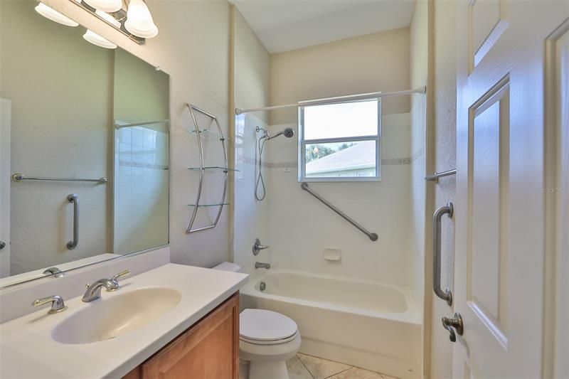 最近售出: $419,000 (2 贝兹, 2 浴室, 1929 平方英尺)