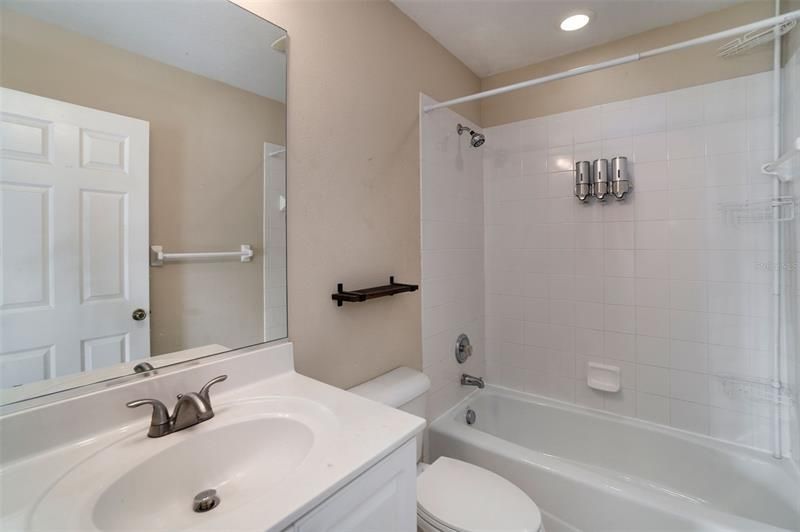 最近售出: $419,900 (4 贝兹, 2 浴室, 1934 平方英尺)