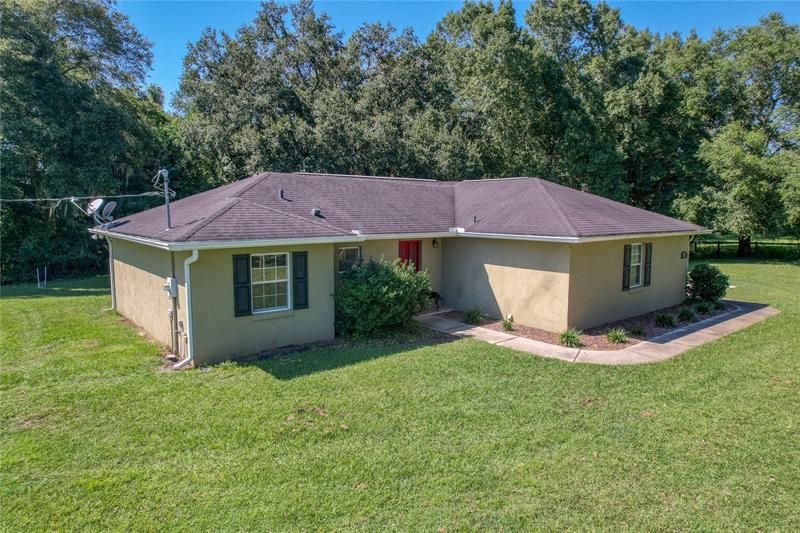 Recently Sold: $398,500 (3 beds, 2 baths, 1160 Square Feet)
