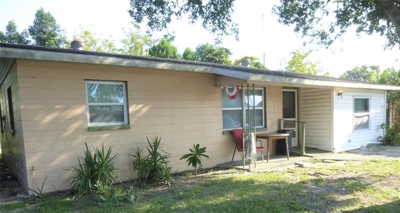 Recently Sold: $132,500 (2 beds, 1 baths, 996 Square Feet)