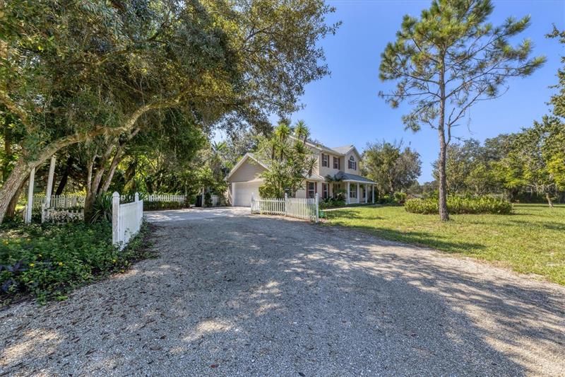 Recently Sold: $715,000 (3 beds, 3 baths, 2156 Square Feet)