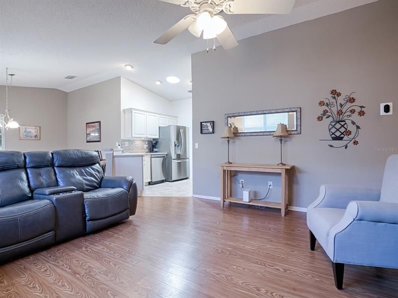 Recently Sold: $299,000 (2 beds, 2 baths, 1188 Square Feet)