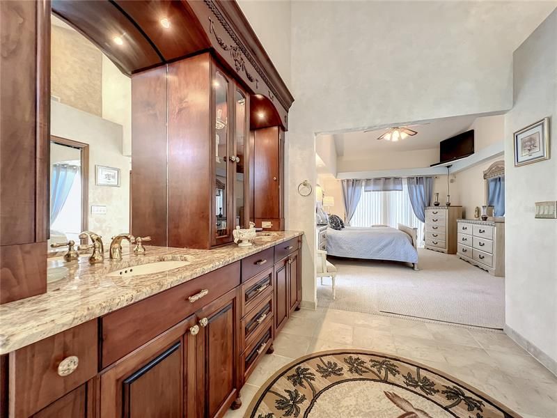 Недавно продано: $429,000 (3 спален, 2 ванн, 2381 Квадратных фут)