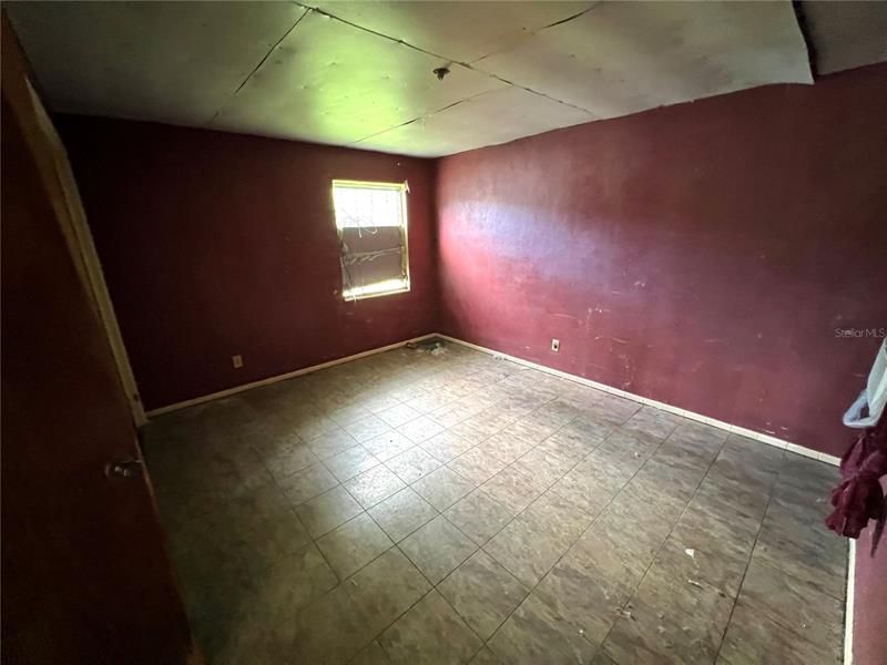 Vendido Recientemente: $230,000 (4 camas, 0 baños, 1365 Pies cuadrados)