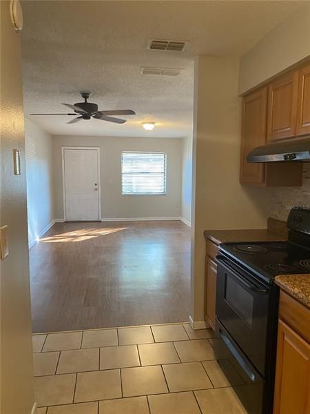 Recently Sold: $240,000 (2 beds, 0 baths, 1700 Square Feet)