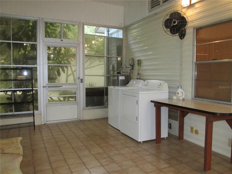The Florida room is where you'll find the washer and dryer, no need to go the laundromat.
