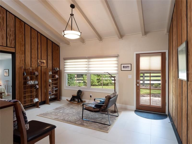 Recently Sold: $1,600,000 (3 beds, 2 baths, 2325 Square Feet)