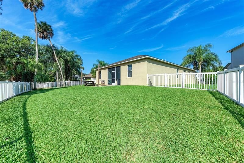 Recently Sold: $410,000 (4 beds, 3 baths, 1873 Square Feet)