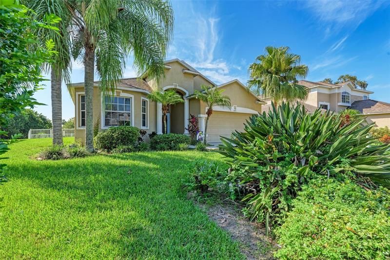 Recently Sold: $410,000 (4 beds, 3 baths, 1873 Square Feet)