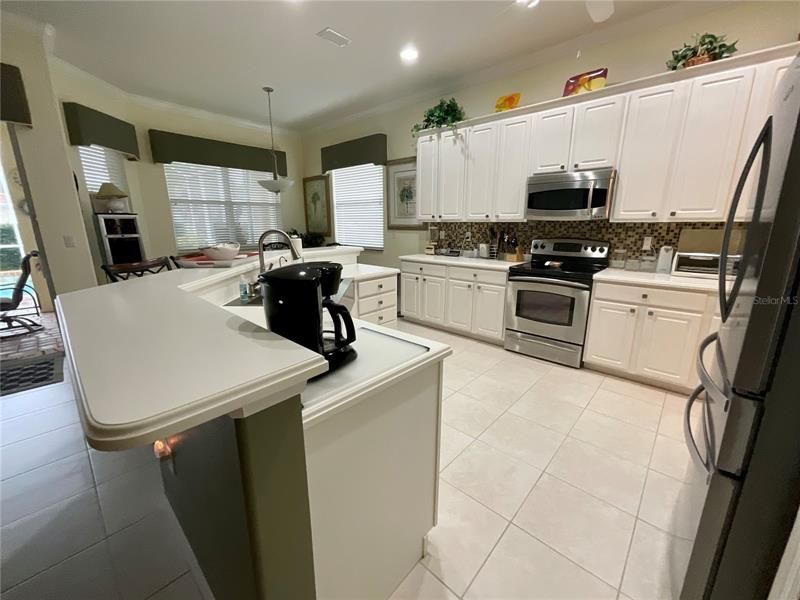 Recently Sold: $629,000 (3 beds, 2 baths, 2045 Square Feet)