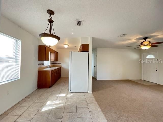 Recently Sold: $234,900 (3 beds, 2 baths, 1377 Square Feet)