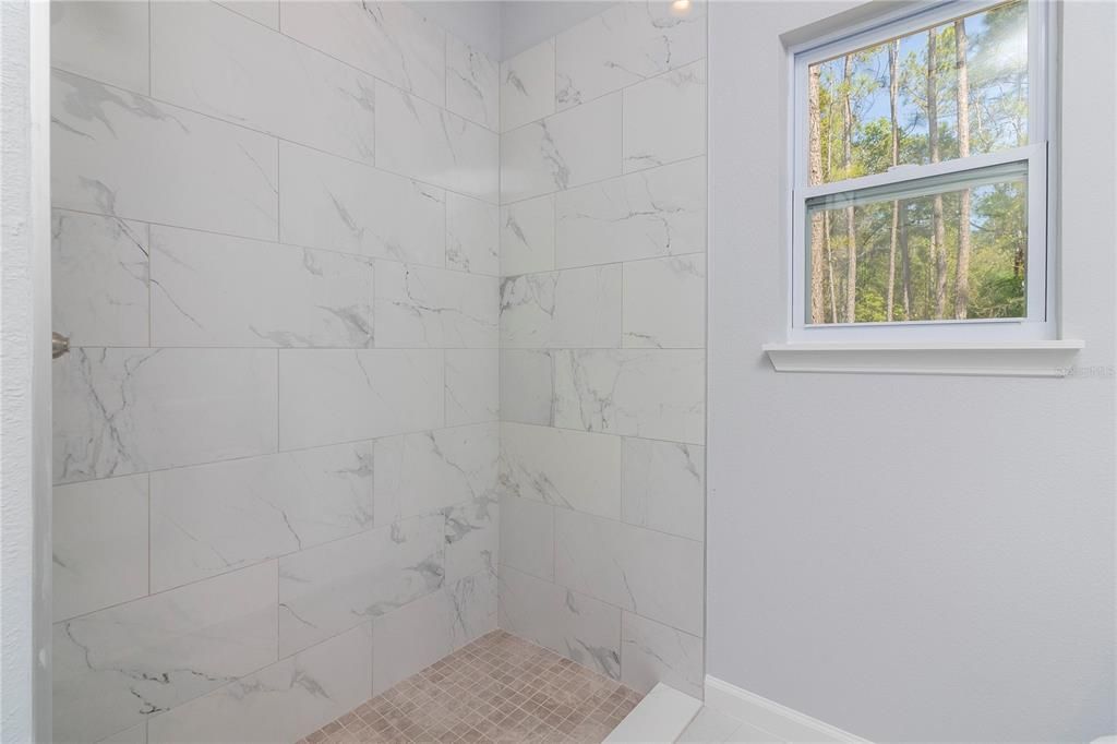 最近售出: $325,000 (3 贝兹, 2 浴室, 1206 平方英尺)