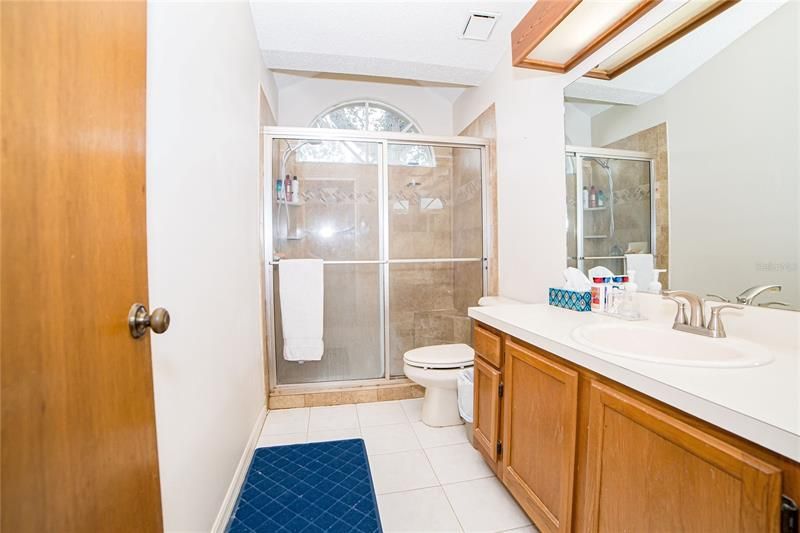 最近售出: $359,900 (3 贝兹, 2 浴室, 1833 平方英尺)