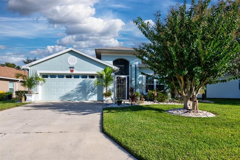 Recently Sold: $410,000 (3 beds, 2 baths, 1804 Square Feet)